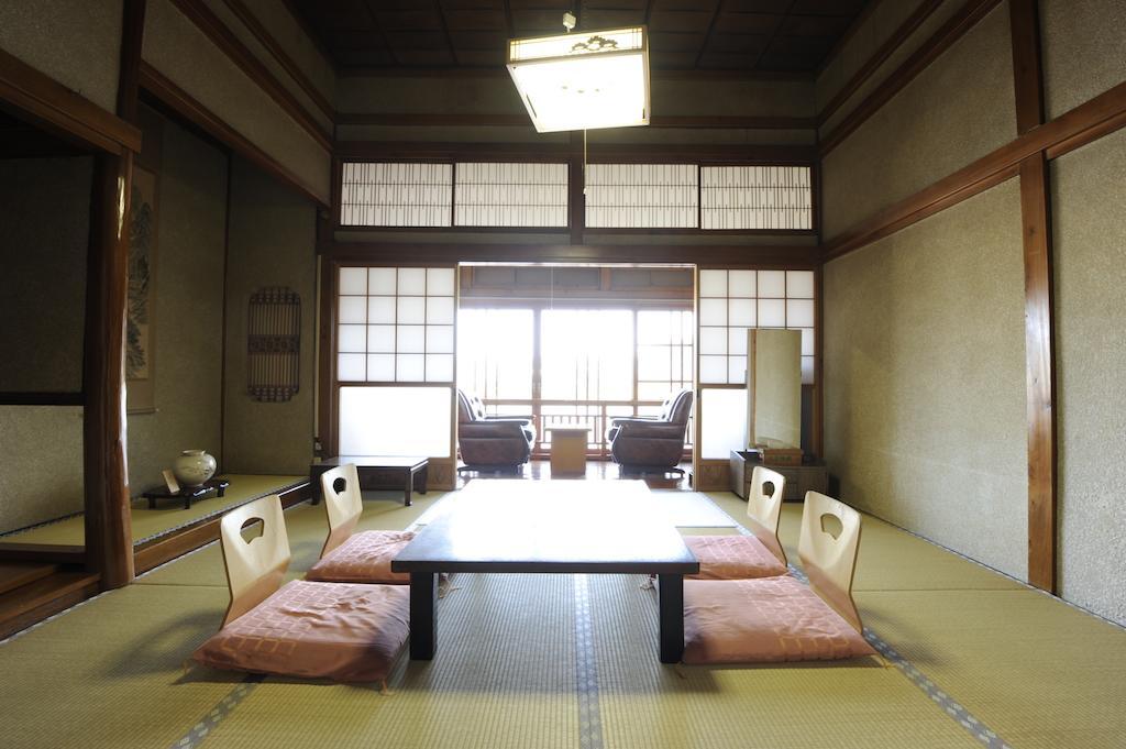 Hitoyoshi Ryokan Rum bild