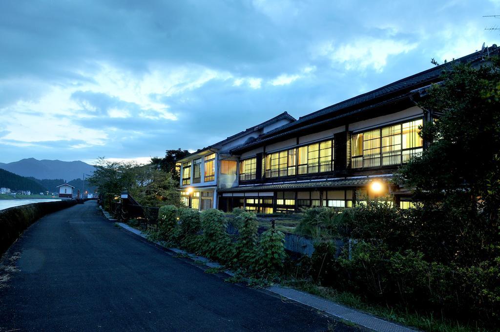 Hitoyoshi Ryokan Exteriör bild