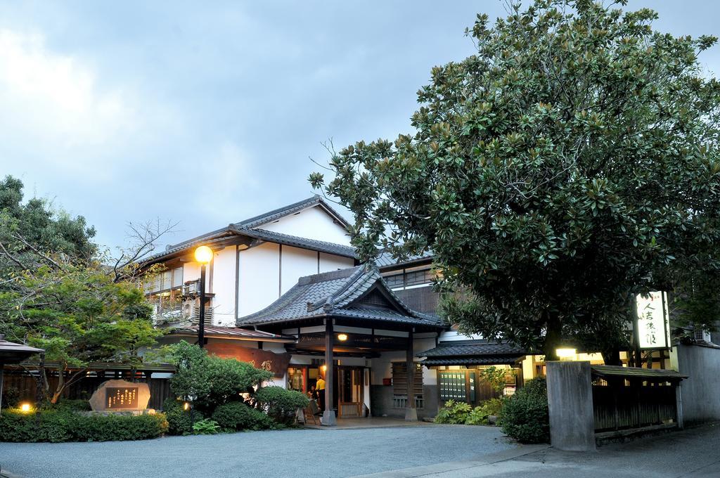 Hitoyoshi Ryokan Exteriör bild