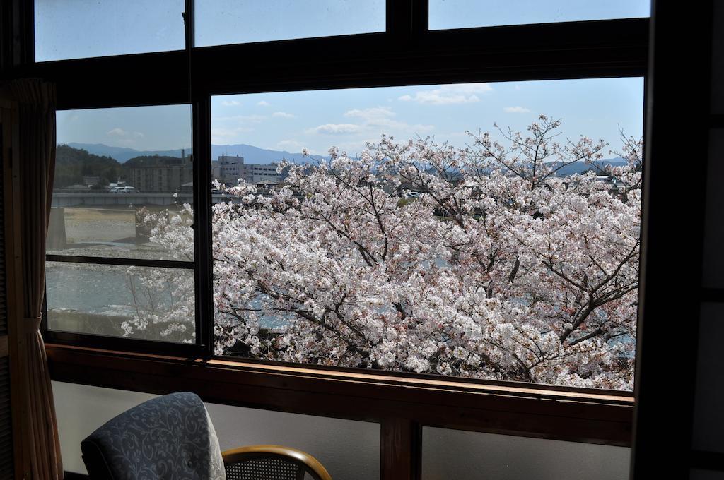Hitoyoshi Ryokan Exteriör bild