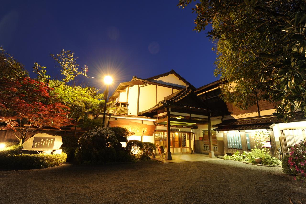 Hitoyoshi Ryokan Exteriör bild